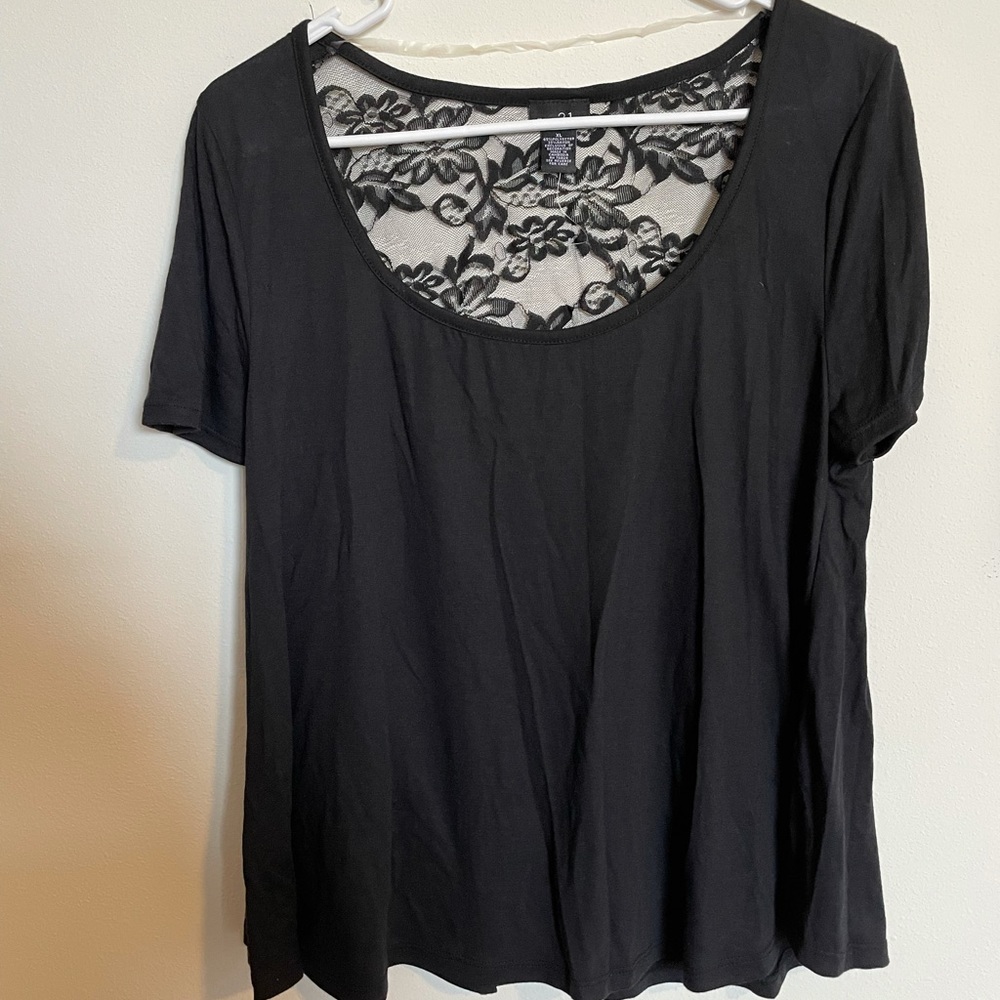 Black Flowy Tee